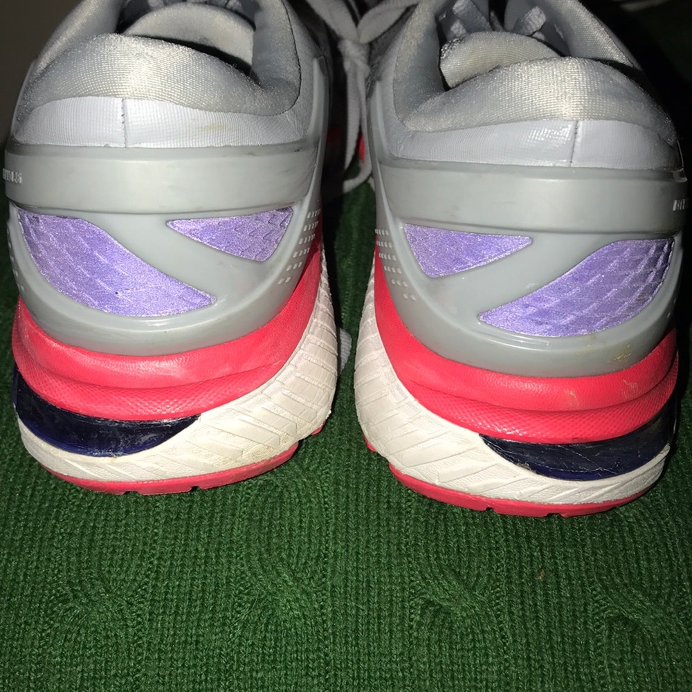 ASICS - Picture 4 of 7